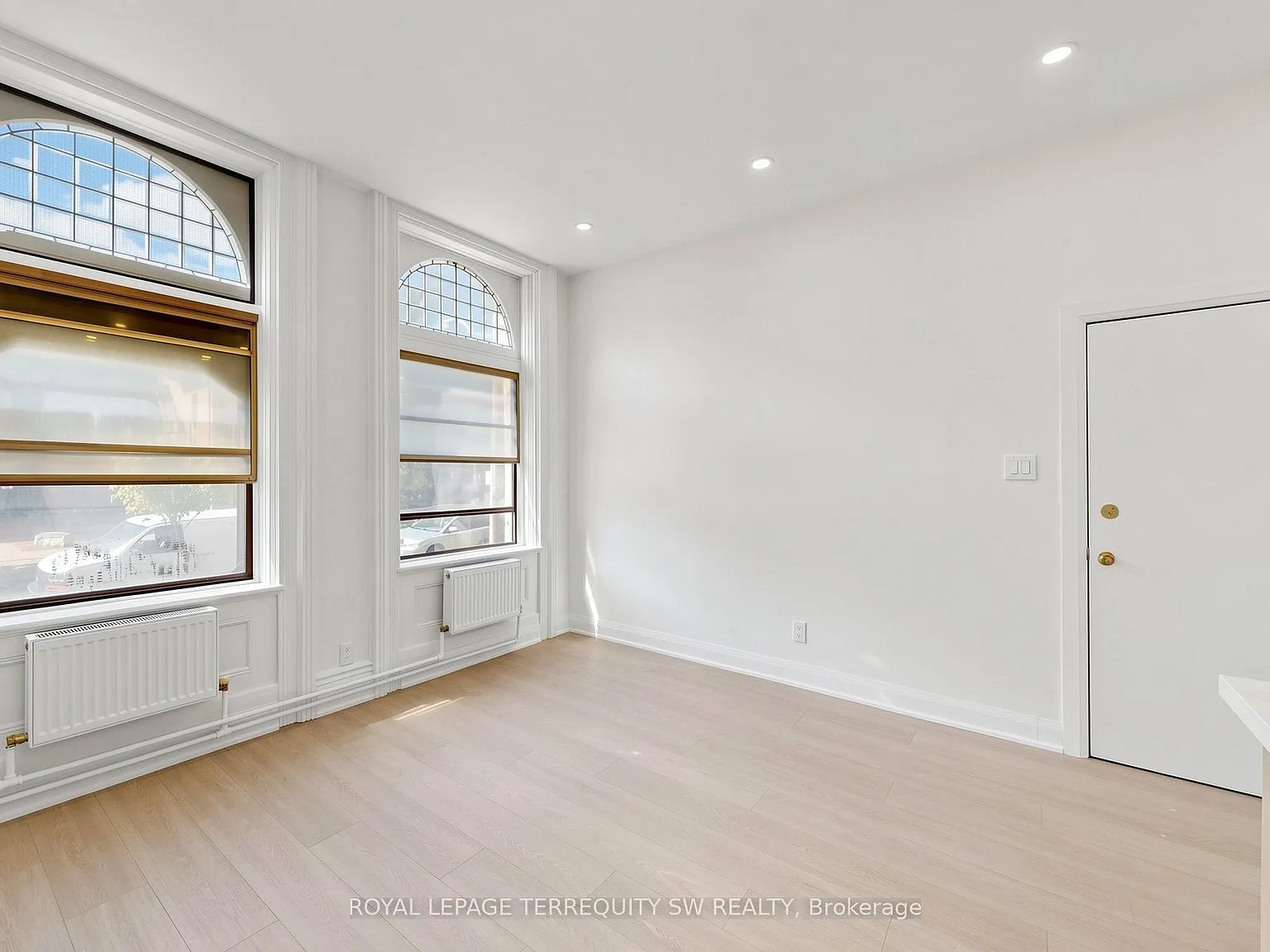 1 bed, $2,300 — Photo 4