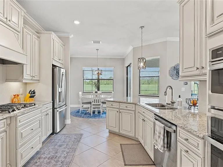 5623 Mulligan Way — Photo 11