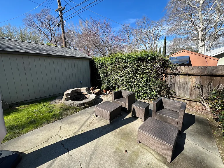 1813 Larkin Way — Photo 24