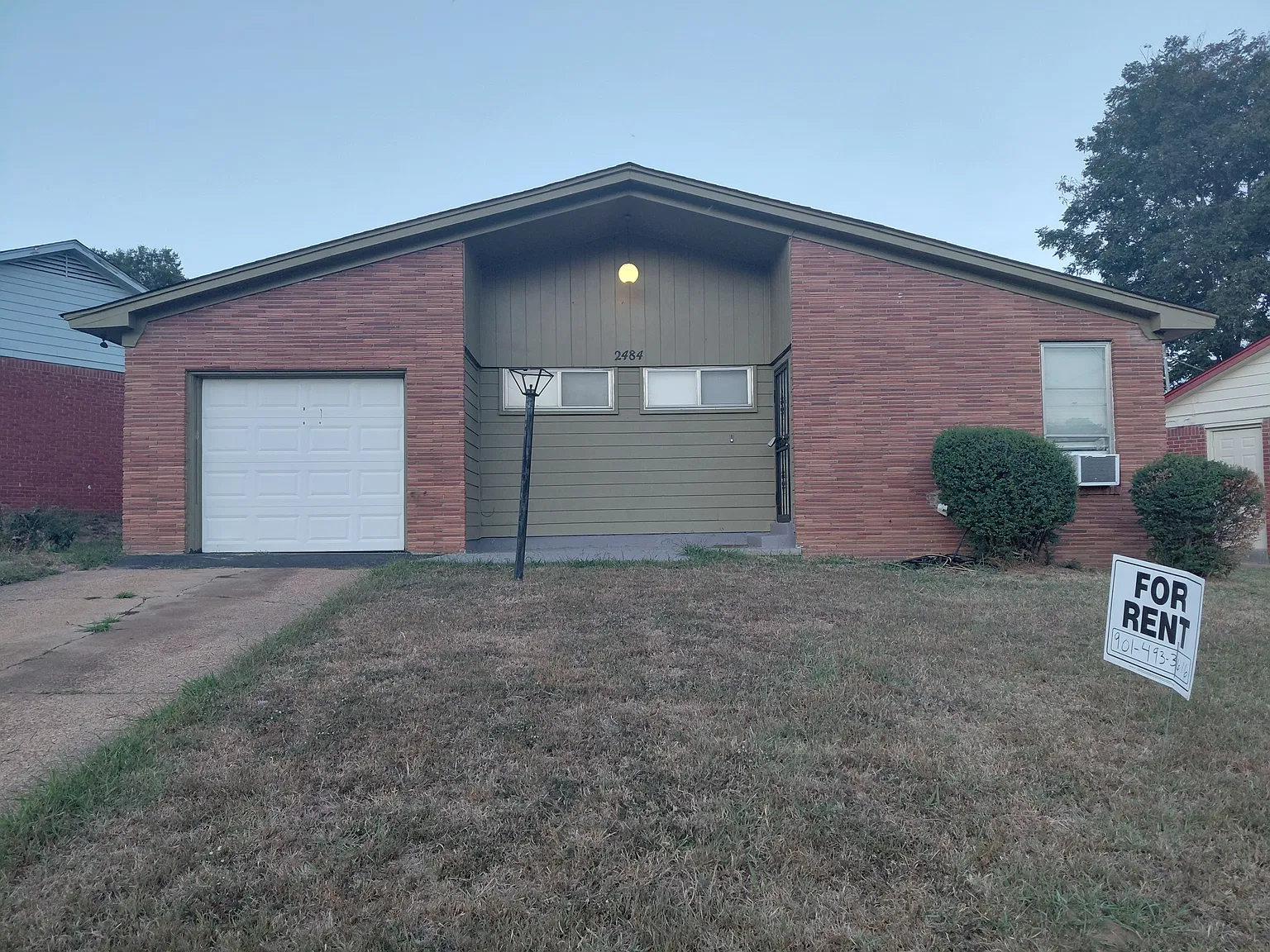 3 bed, 1.5 bath, 1176 sqft, $1,200 — Photo 1