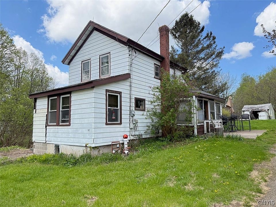1st image of 834 Rowlee Rd