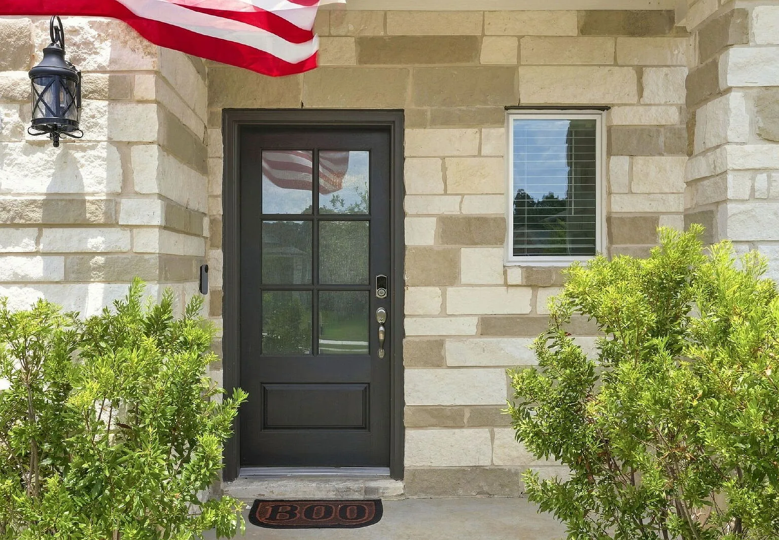 4 bed, 2.5 bath, 2286 sqft, $3,500 — Photo 3