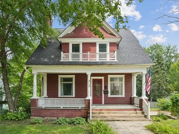 313 2nd St NW, Mount Vernon, IA 52314