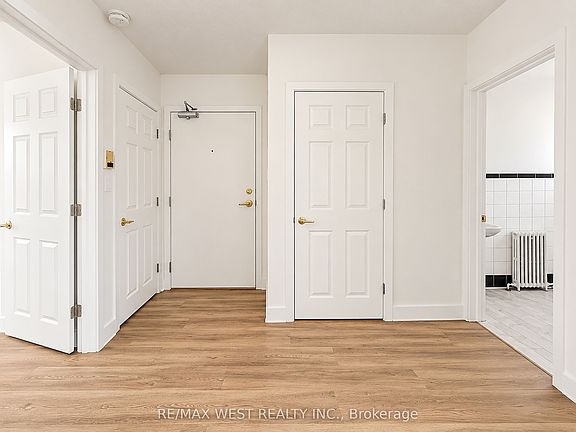 3rd image of 1110 Weston Rd #4