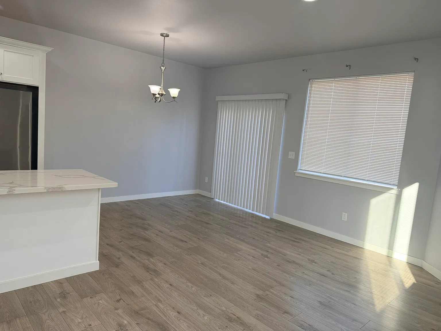4 bed, 2.5 bath, 1420 sqft, $2,395 — Photo 3