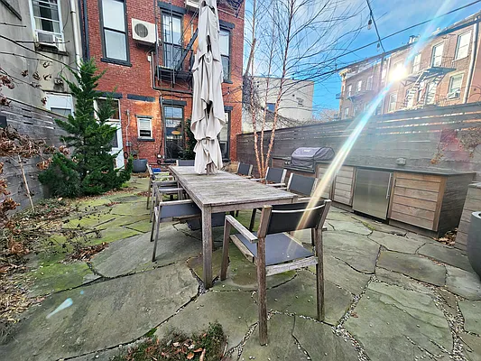 Rented by Compass | media 30