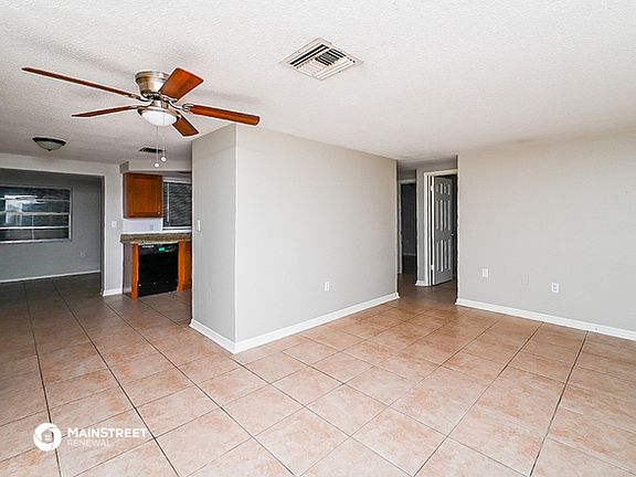 4th image of 3043 Bright Dr