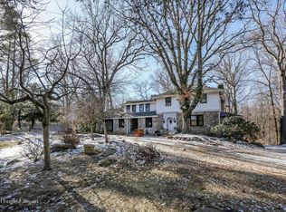 552 Den Rd, Stamford, CT 06903