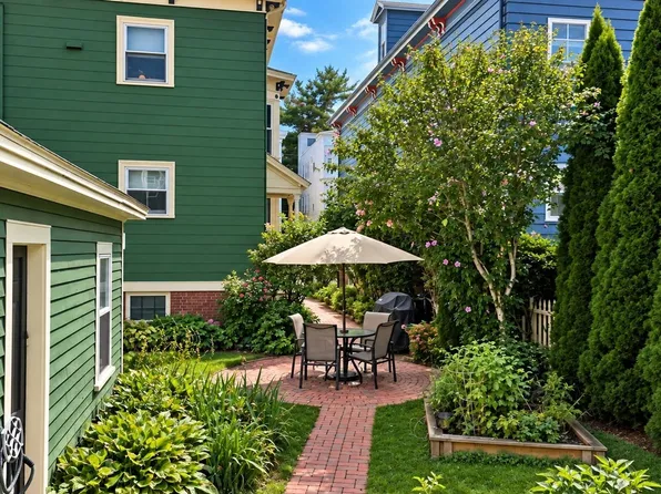 41 Forrester St #2, Salem, MA 01970