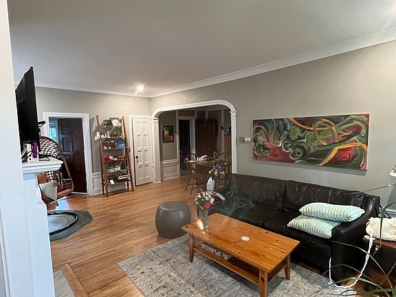3rd image of 36 Irving Pl Floor 1