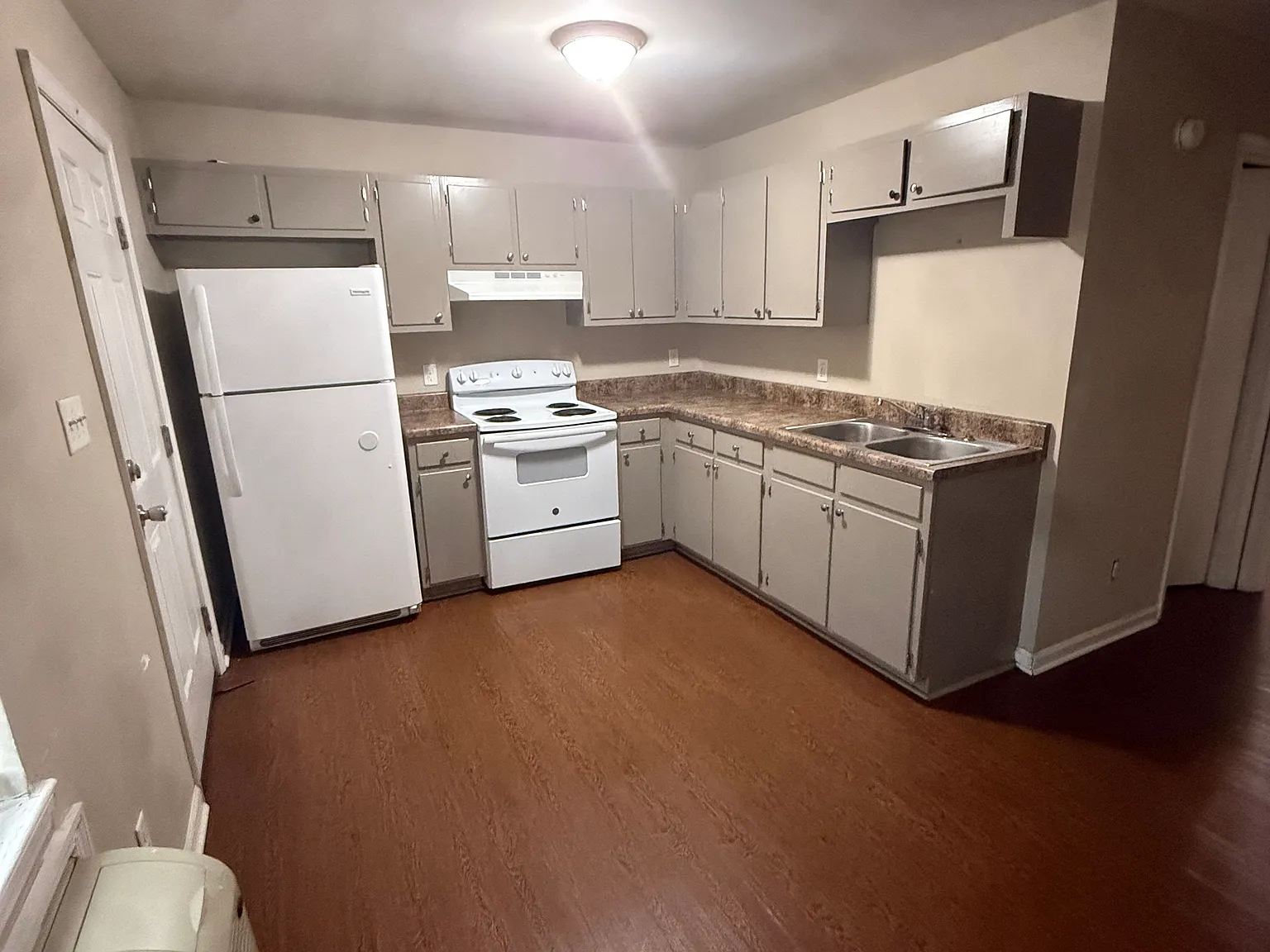 1 bed, 500 sqft, $1,000 — Photo 2