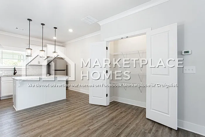 185 Russell Way — Photo 14
