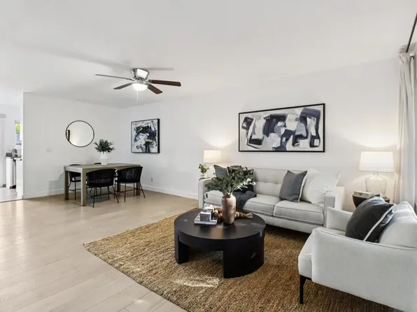 3434 Seabreeze Walk, Oceanside, CA 92056