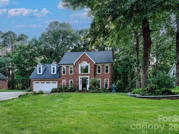 2823 Ridgehaven Ct, Gastonia, NC 28054