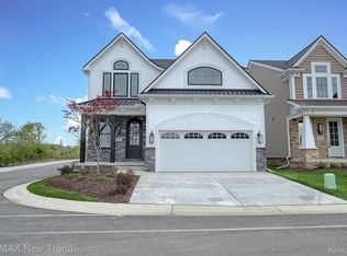 215 Mountain View Ln, Milford, MI