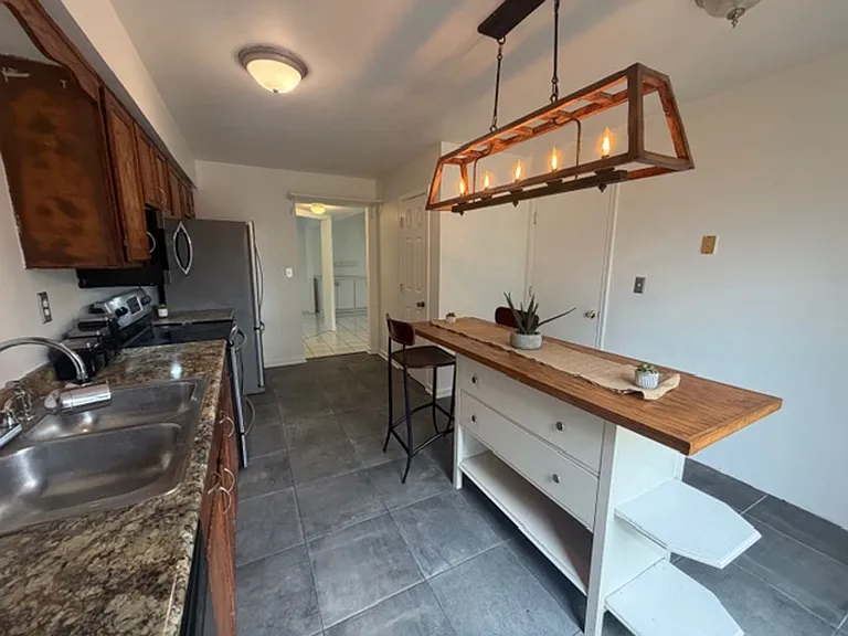 2245 Speckled Rock Ln — Photo 6
