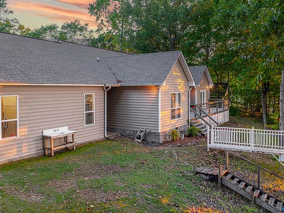5th image of 330 Charnell Dr