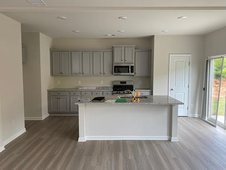 324 Aimes Dr — Photo 7