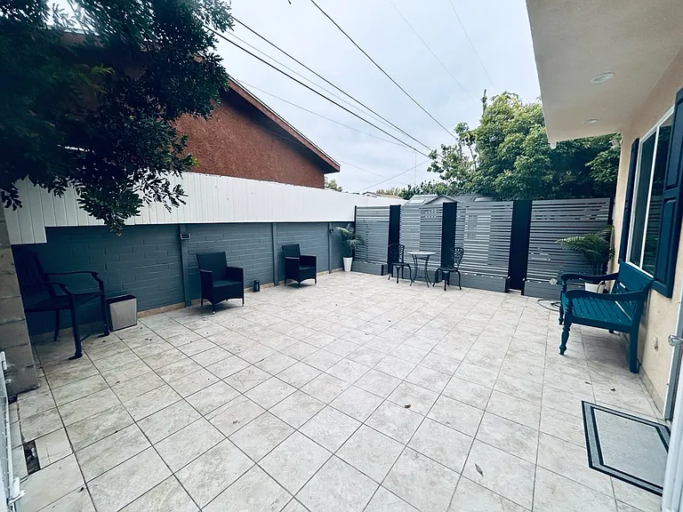 13859 Valerio St — Photo 20