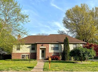4140 E Oak Knoll St, Springfield, MO 65809