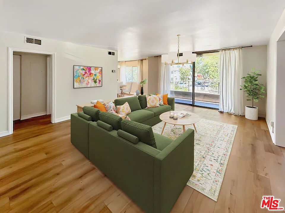 2 bed, 2.0 bath, 1452 sqft, $3,950 — Photo 2
