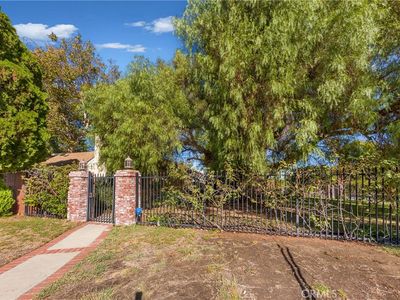 6001 Corbin Ave, Tarzana, CA, 91356