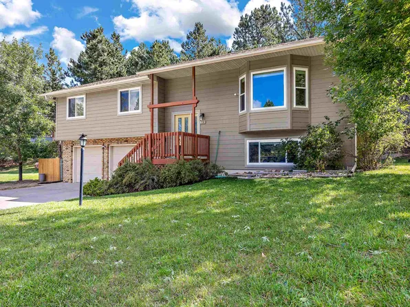 7290 Tanager Dr, Rapid City, SD 57702