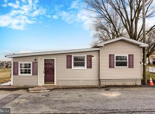 1963 Sheaffer Rd, Elizabethtown, PA 17022