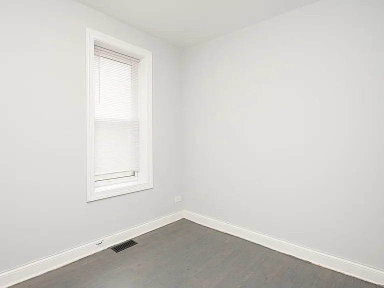 1858 W Cullerton St #1F — Photo 16