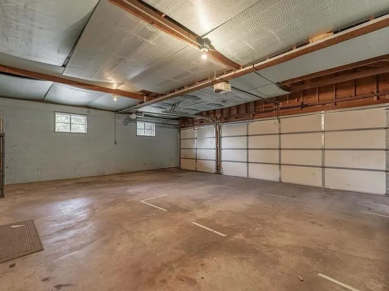 3022 Guilford Rd — Photo 3