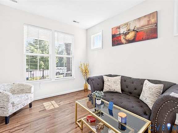 4th image of 7507 Rouseaux Cir
