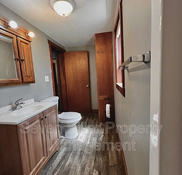 504 Martin St — Photo 11