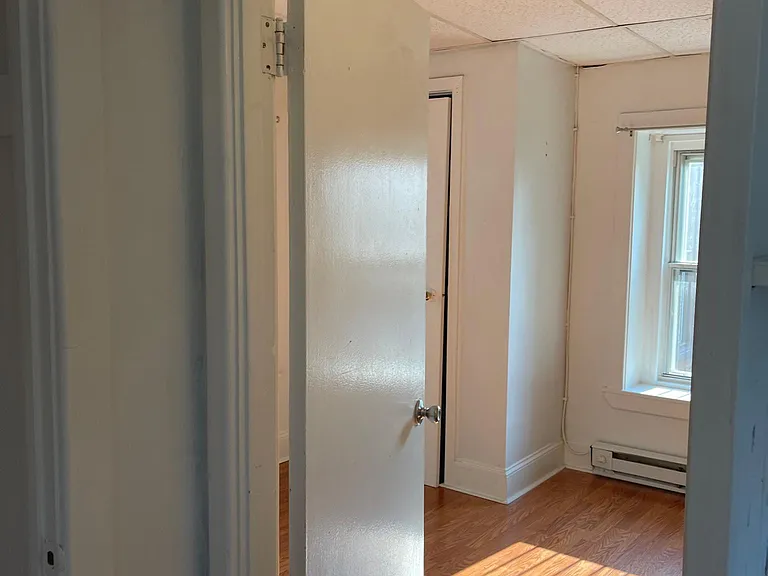 512 S 41st St #8 — Photo 40