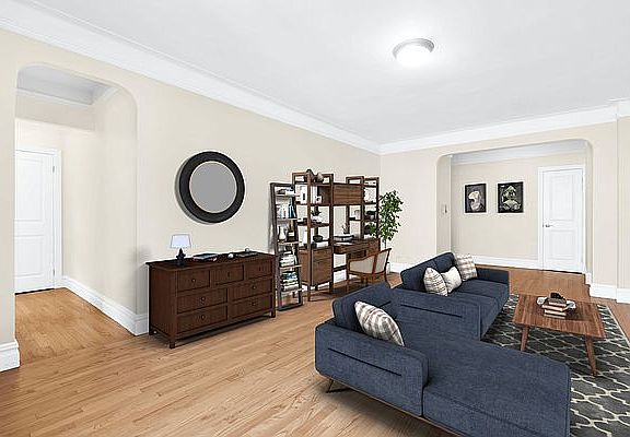 4th image of 1 Jane St APT 5a