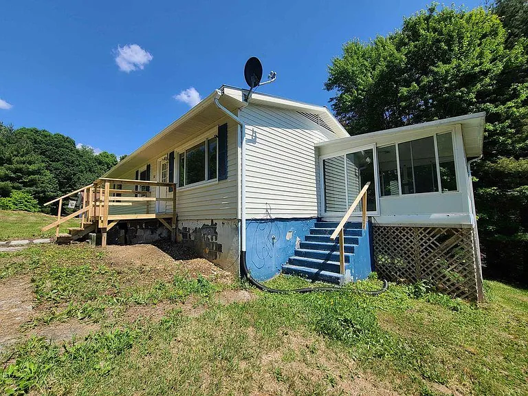 182 Delp St — Photo 15