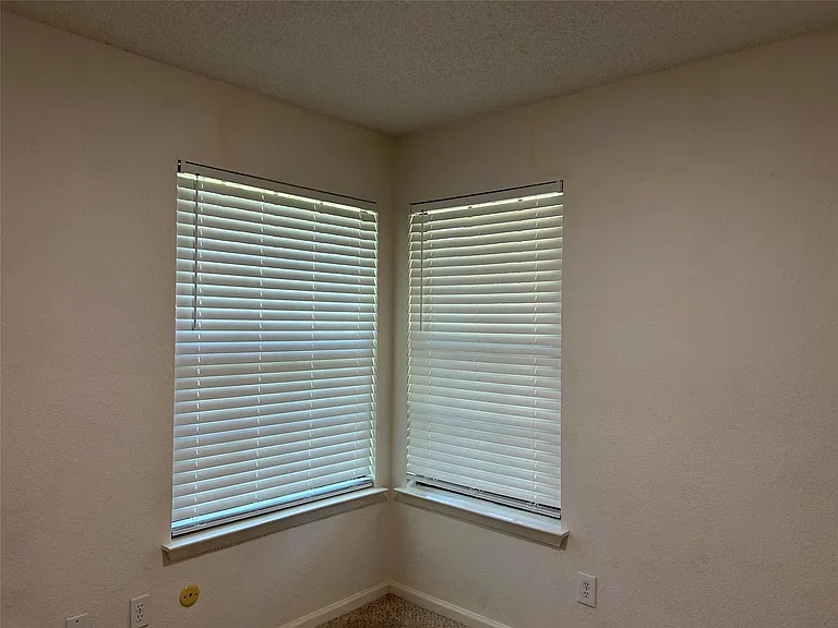 30443 Arborg Dr — Photo 17