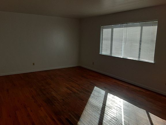 2nd image of 5015-5021 Shasta Way #5015