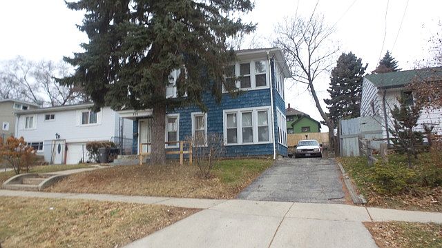 2nd image of 320 Illinois Ave