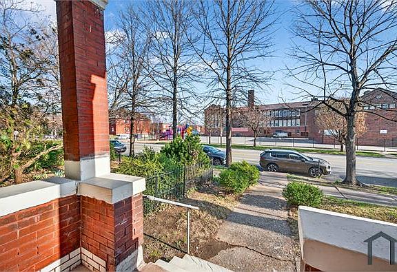 2nd image of 2048 Russell Blvd #2F