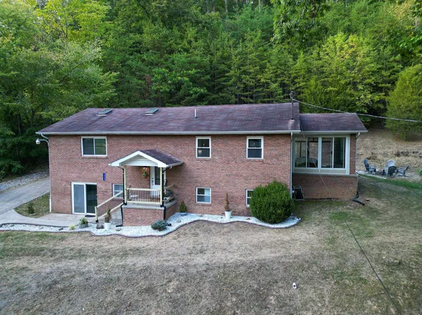 5830 Charleys Creek Rd, Culloden, WV 25510