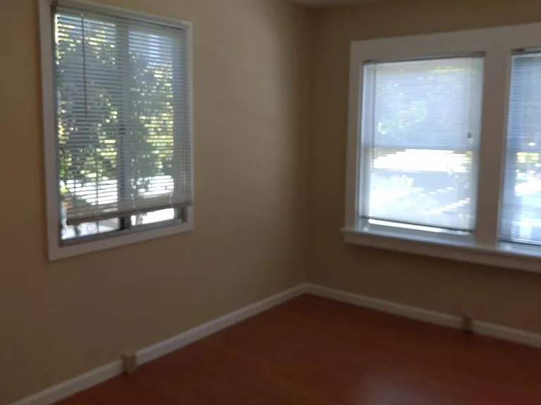 1154 Powell St #COTTAGE — Photo 13