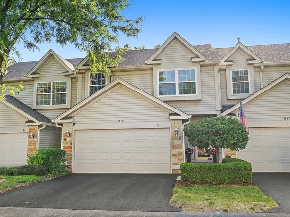 8104 Sierra Woods Ln, Carpentersville, IL 60110