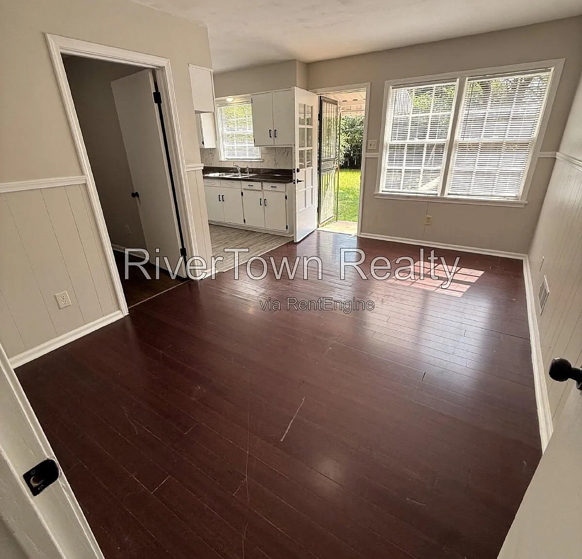 3 bed, 1.5 bath, 1251 sqft, $1,395 — Photo 4