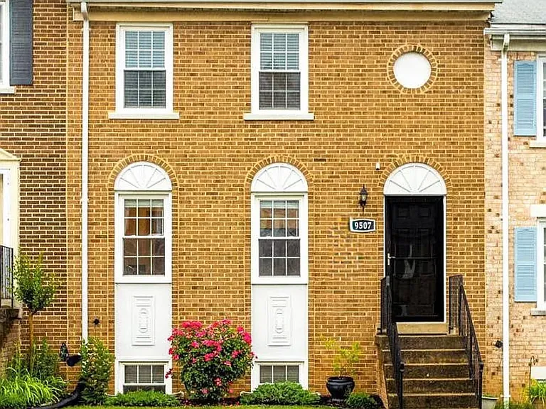 9507 Saluda Ct — Photo 1