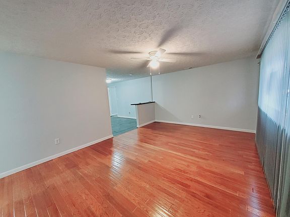 2nd image of 3594 Madrid Dr