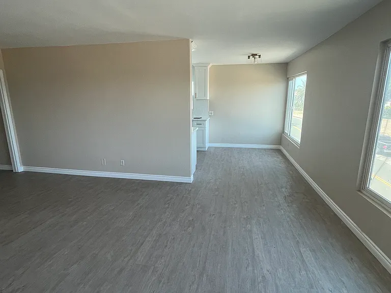 3633 Stephen M White Dr — Photo 3