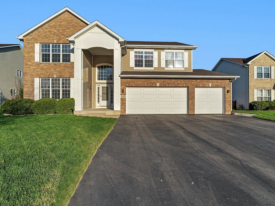 1st image of 2412 Red Oak Ct