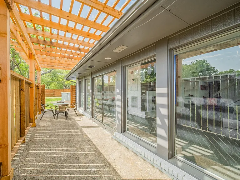 313 Melorine Dr — Photo 30