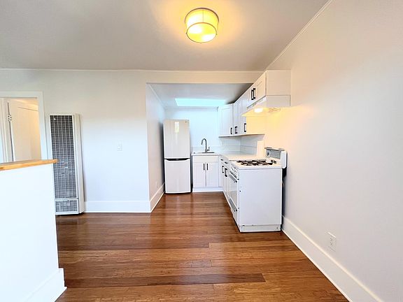 4th image of 1820 1/2 Scott Ave