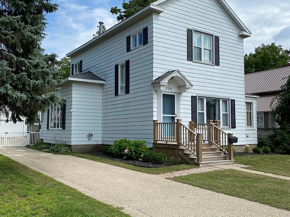 709 E Division St, Cadillac, MI 49601 Zillow